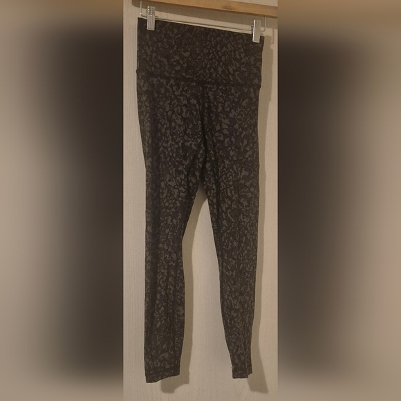 Lululemon Wunder Under High-Rise Tight 25" – Wild Thing Camo Brown| Size 4 - Picture 5 of 7